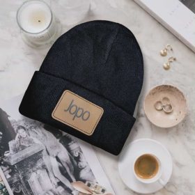 Fekete kötött sapi 