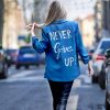 Never Give up blézer