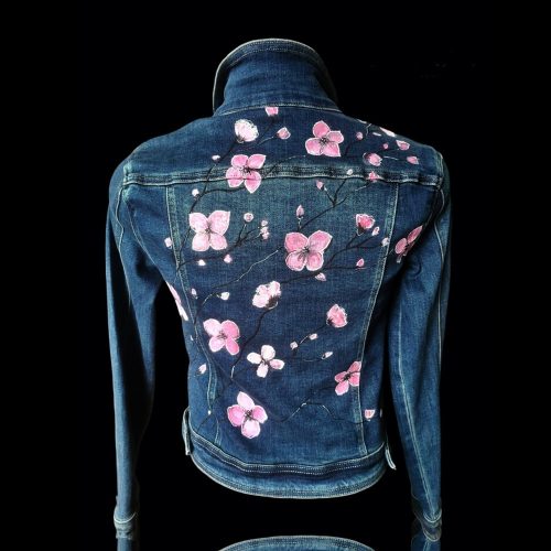 Egyedi farmer dzseki cseresznyefa virágokkal