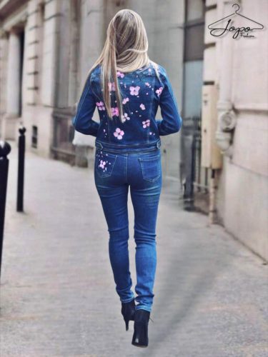 Egyedi farmer cseresznyefa virágokkal