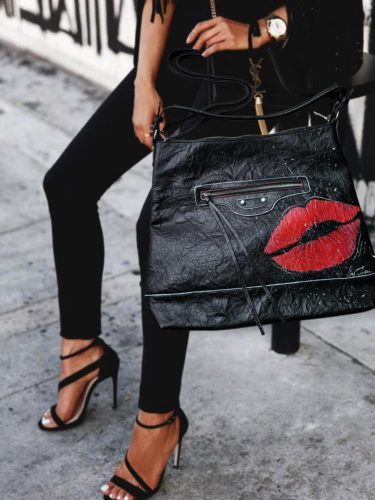 Egyedi kézzel festett lip táska